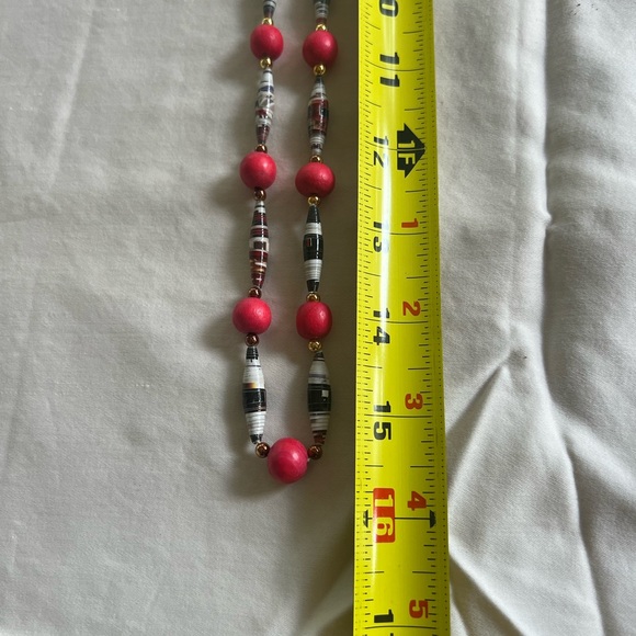 Pink and black beaded necklace - Picture 6 of 7